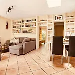 Casa *