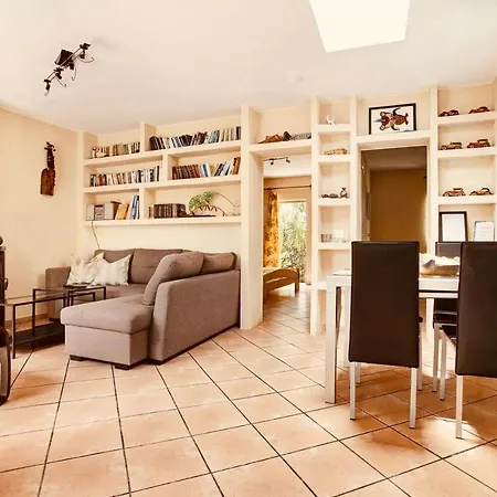 Casa *