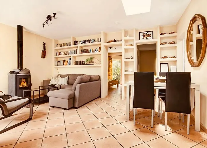 Casa *